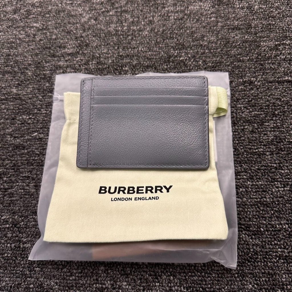 New Burberry Chase Storm Gray Grained Leather Logo Clip Card Holder Case